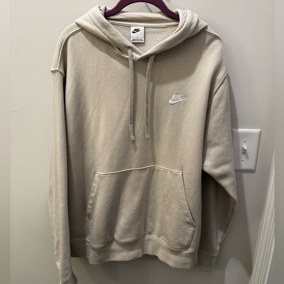 Nike Sweatshirt - Picture 1 of 2